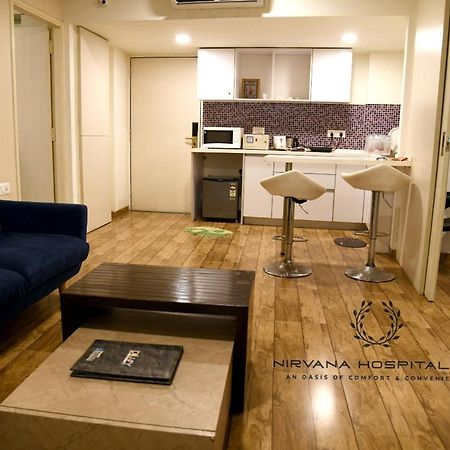 Rajhans Belliza Luxurious Studio Apartment Surat Esterno foto