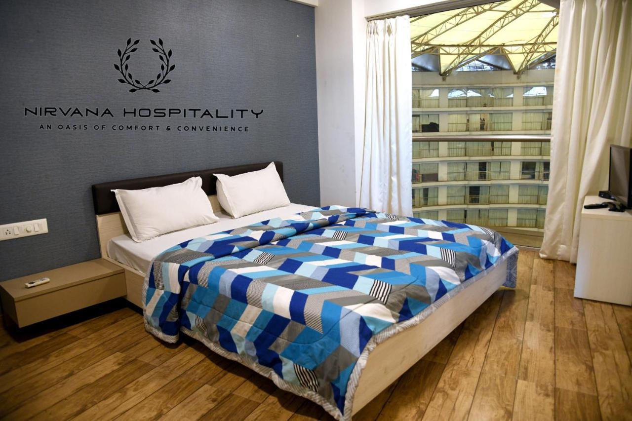 Rajhans Belliza Luxurious Studio Apartment Surat Esterno foto