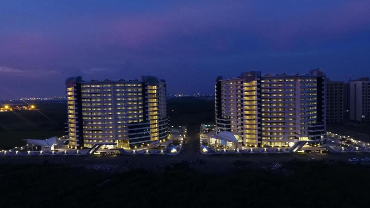 Rajhans Belliza Luxurious Studio Apartment Surat Esterno foto