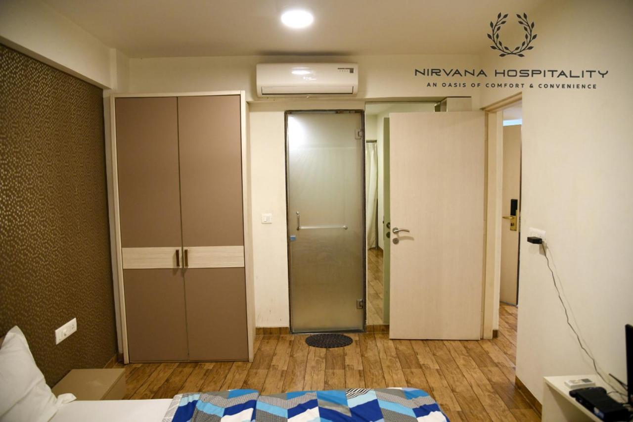 Rajhans Belliza Luxurious Studio Apartment Surat Esterno foto