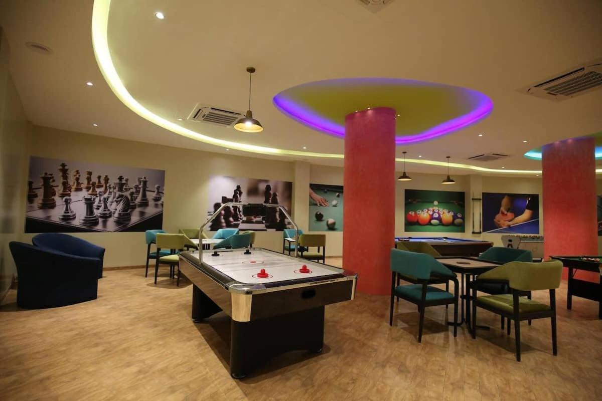 Rajhans Belliza Luxurious Studio Apartment Surat Esterno foto