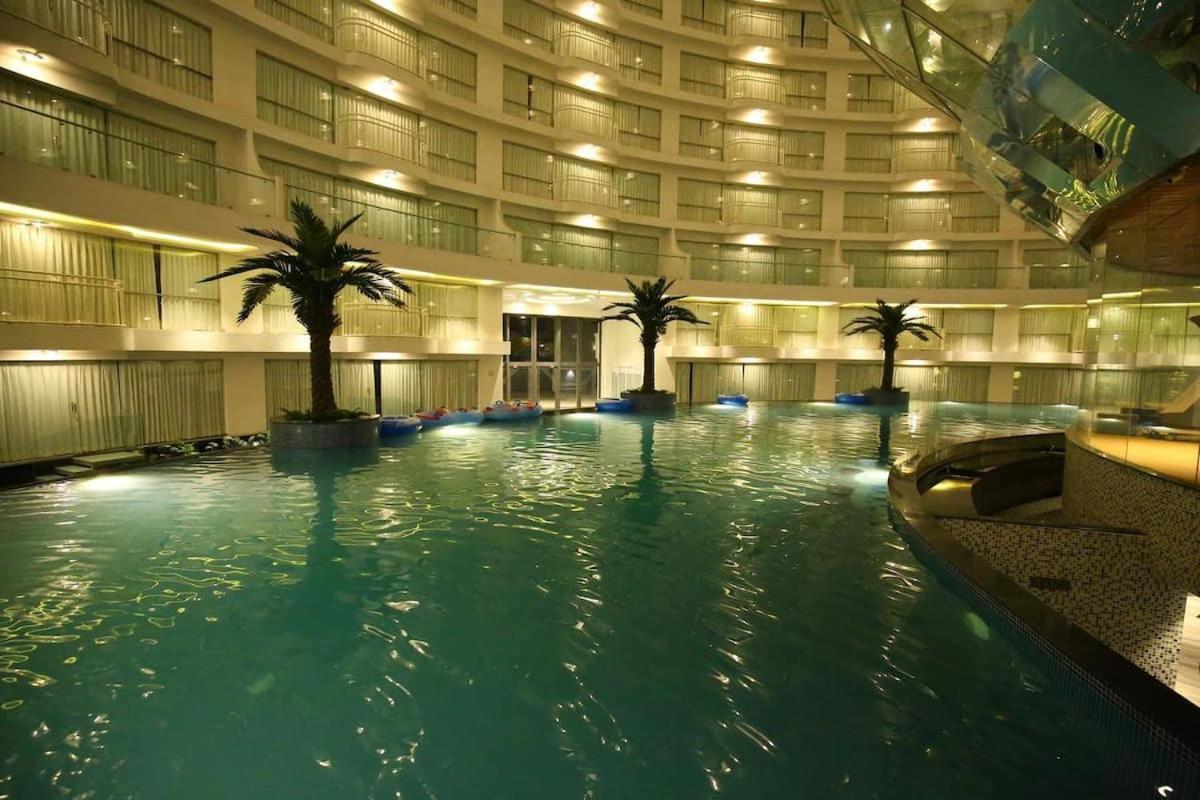 Rajhans Belliza Luxurious Studio Apartment Surat Esterno foto