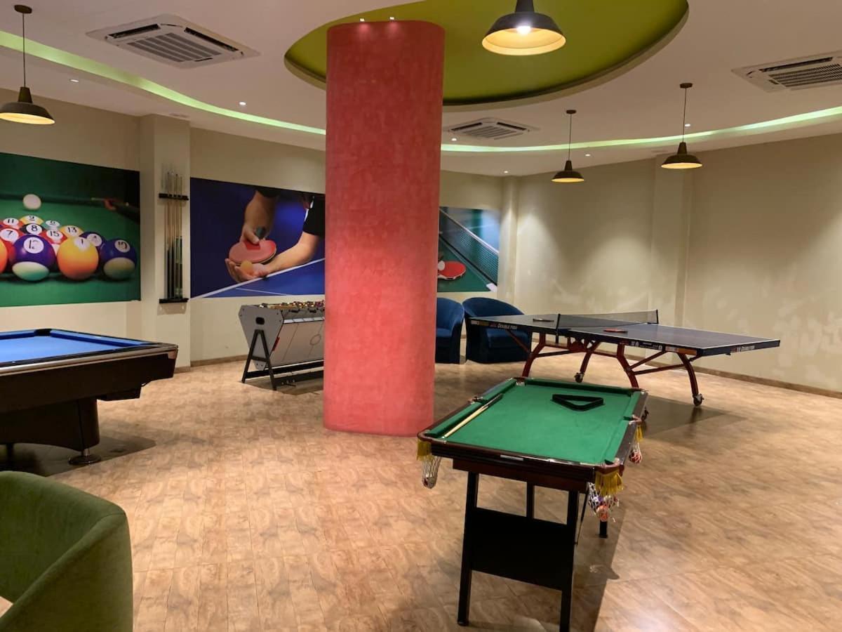 Rajhans Belliza Luxurious Studio Apartment Surat Esterno foto