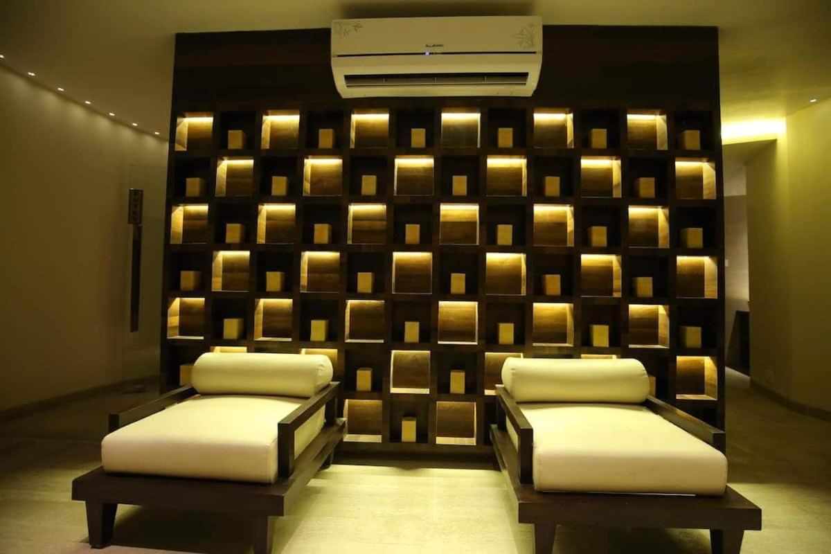 Rajhans Belliza Luxurious Studio Apartment Surat Esterno foto