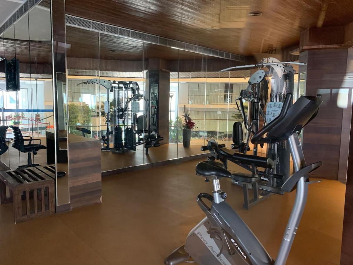 Rajhans Belliza Luxurious Studio Apartment Surat Esterno foto